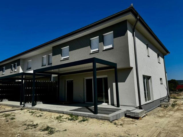 Eladó sorház, Keszthelyen 114.9 M Ft, 6 szobás