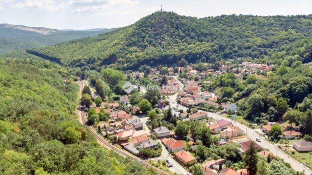Eladó családi ház, Szarvaskőben 49.5 M Ft, 5 szobás
