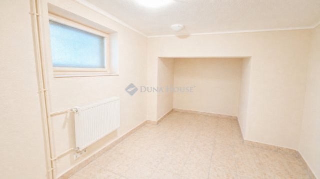 Eladó családi ház, Budapesten, XVI. kerületben 129.9 M Ft