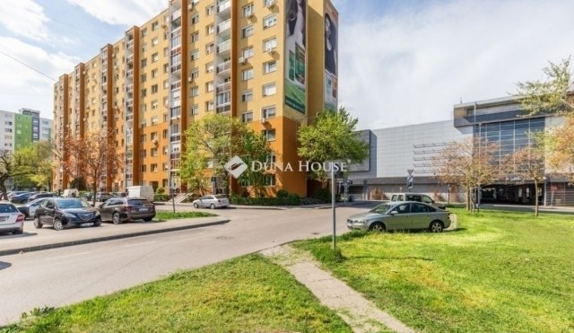 Eladó panellakás, Budapesten, X. kerületben 82.9 M Ft, 2+1 szobás