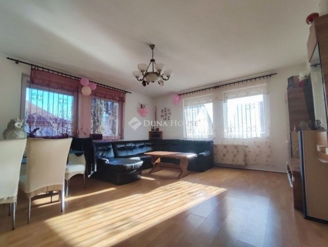 Eladó családi ház, Gyömrőn 104.5 M Ft, 5 szobás