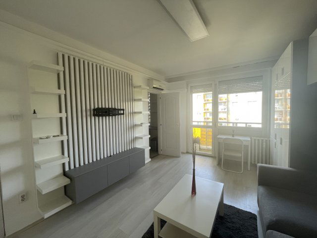 Kiadó panellakás, albérlet, Miskolcon 130 E Ft / hó, 1 szobás