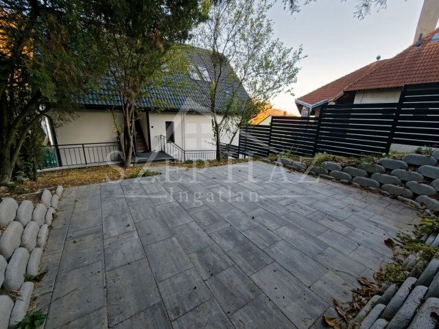 Eladó téglalakás, Pécsett 69.9 M Ft, 2 szobás