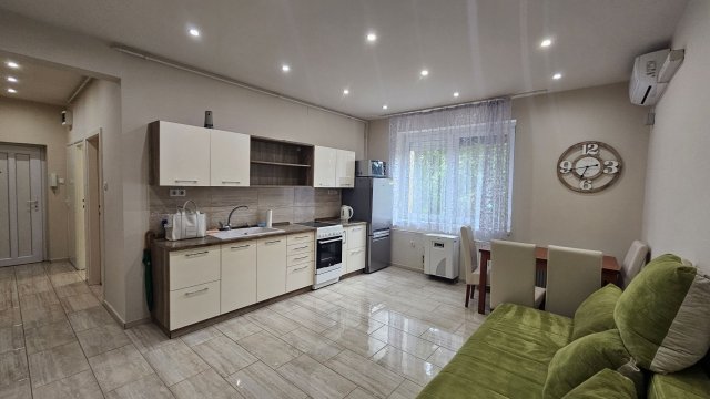 Kiadó téglalakás, albérlet, Debrecenben 250 E Ft / hó, 3 szobás