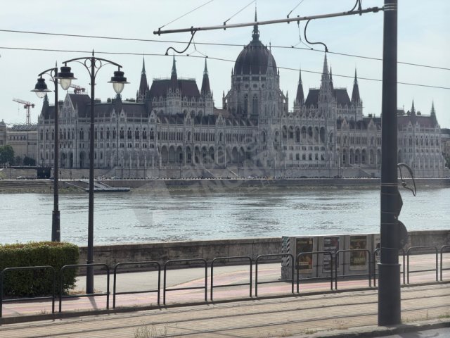 Eladó téglalakás, Budapesten, II. kerületben, Bem József téren