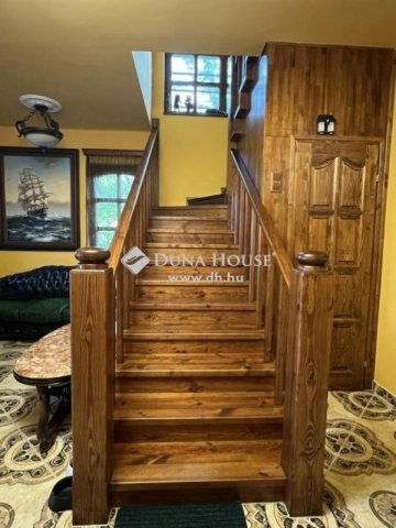 Eladó családi ház, Majosházán 265 M Ft, 4 szobás