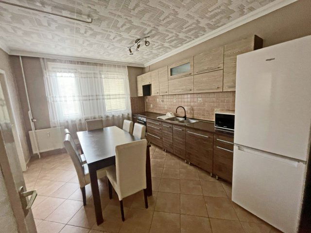 Kiadó panellakás, albérlet, Debrecenben 200 E Ft / hó, 2 szobás
