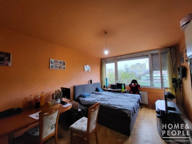 Eladó téglalakás, Szegeden 11.5 M Ft, 2 szobás