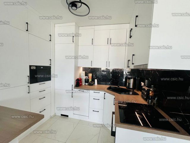 Eladó téglalakás, Budapesten, XIII. kerületben 109.5 M Ft