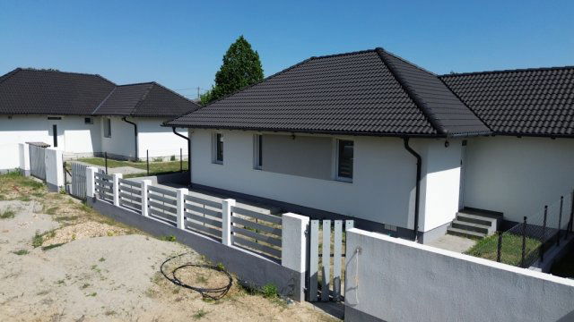 Eladó családi ház, Üllőn 76 M Ft, 4 szobás
