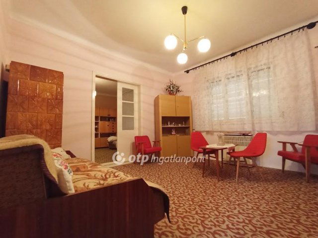 Eladó családi ház, Gyöngyösorosziban 16 M Ft, 3 szobás