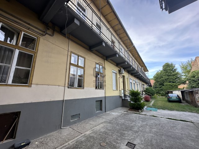 Eladó téglalakás, Esztergomban 49.9 M Ft, 2 szobás