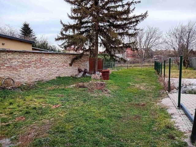 Eladó családi ház, Győrött 35 M Ft, 3 szobás