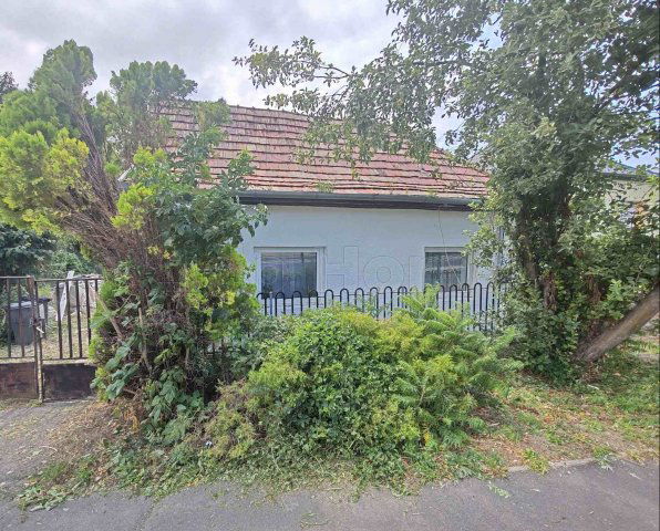 Eladó családi ház, Balatonfűzfőn 65 M Ft, 3 szobás