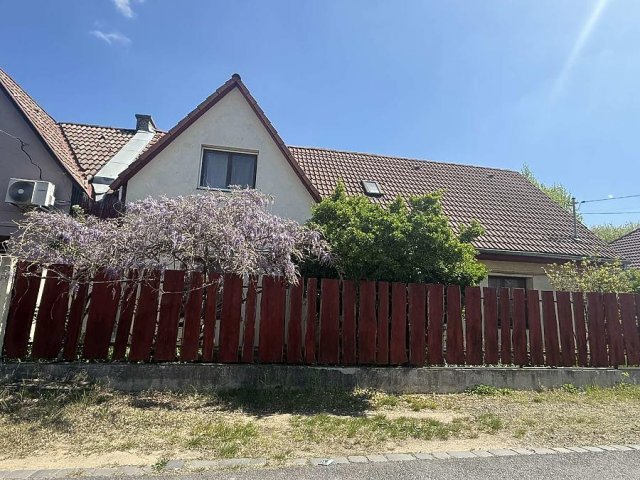 Eladó ikerház, Budapesten, X. kerületben 136.9 M Ft, 5 szobás