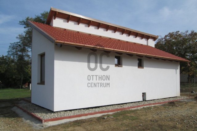 Eladó nyaraló, Balatonszárszón 56.5 M Ft, 3 szobás