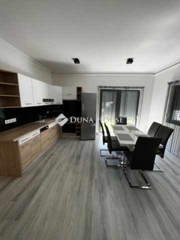 Eladó családi ház, Pócsmegyeren 94.9 M Ft, 3 szobás