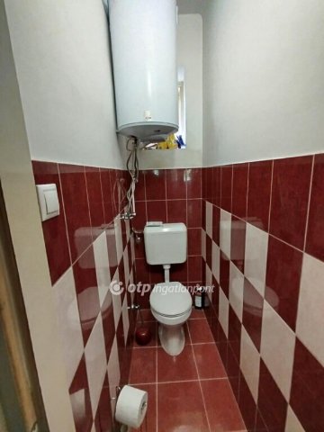 Eladó családi ház, Mohácson 85 M Ft, 8 szobás