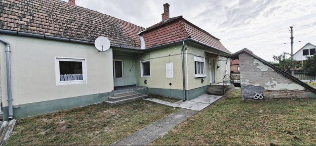 Eladó családi ház, Áporkán 59.9 M Ft, 3+1 szobás