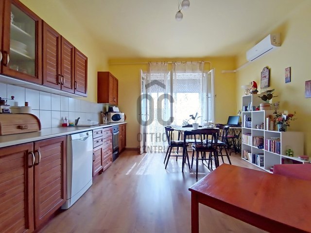 Eladó téglalakás, Budapesten, IV. kerületben, Nádor utcában