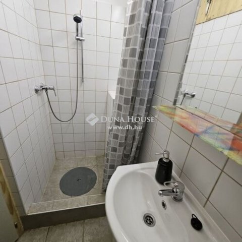 Eladó nyaraló, Szekszárdon 25.9 M Ft, 3 szobás