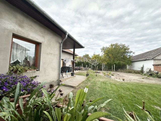Eladó családi ház, Lakitelken 60.5 M Ft, 3 szobás