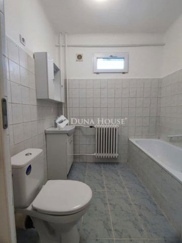 Eladó téglalakás, Pécsett 48.9 M Ft, 2 szobás