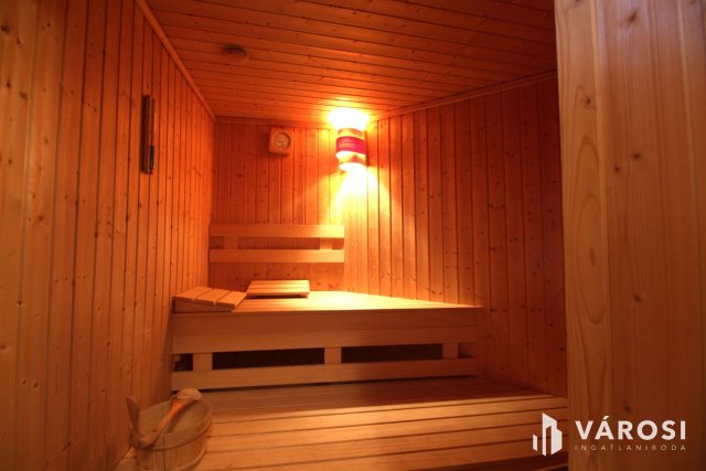 Eladó családi ház, Budakeszin 244 M Ft, 5+1 szobás