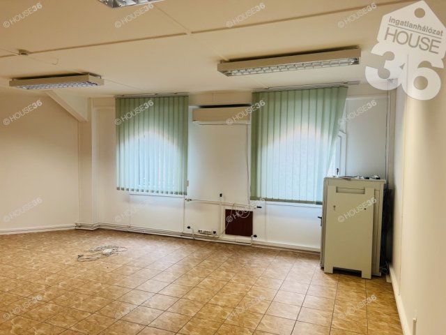 Eladó iroda, Szekszárdon 16.9 M Ft, 1 szobás