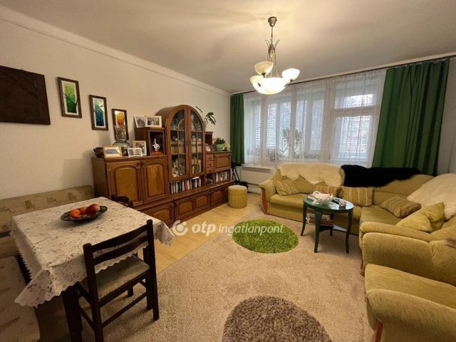 Eladó téglalakás, Szabadegyházán 35.5 M Ft, 2+2 szobás