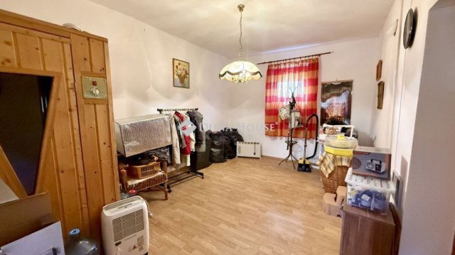 Eladó családi ház, Kiszomboron 31.5 M Ft, 3 szobás
