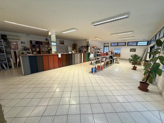 Eladó ipari ingatlan, Vácon 132.5 M Ft / költözzbe.hu