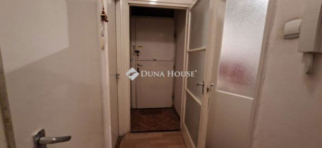 Eladó panellakás, Kecskeméten 39.5 M Ft, 2 szobás