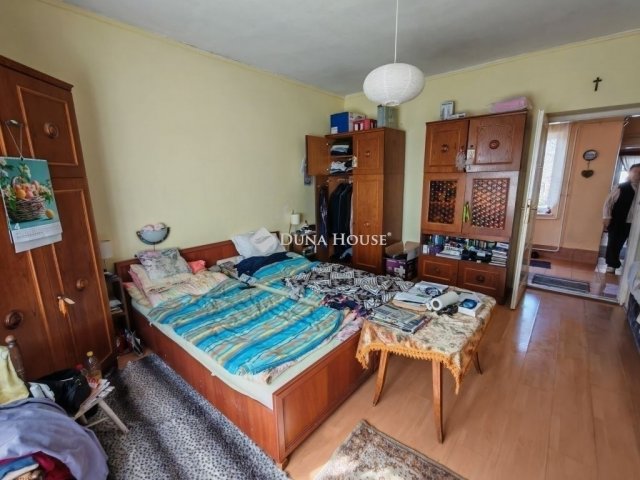 Eladó családi ház, Úrin 59 M Ft, 3 szobás