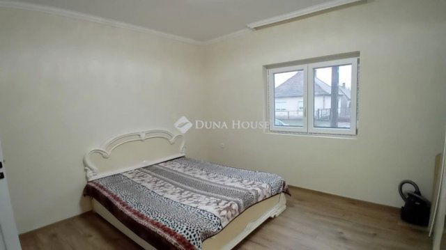 Eladó családi ház, Ságváron 53.9 M Ft, 3 szobás