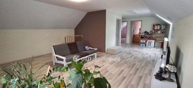 Eladó családi ház, Nyíregyházán 95 M Ft, 5 szobás