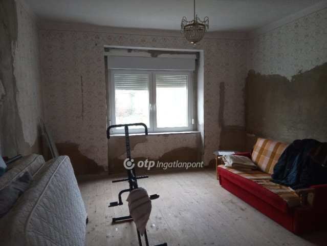 Eladó családi ház, Tamásiban 30.5 M Ft, 4 szobás