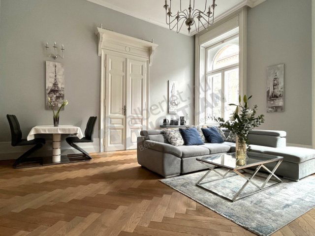 Kiadó téglalakás, albérlet, VI. kerületben, Podmaniczky utcában