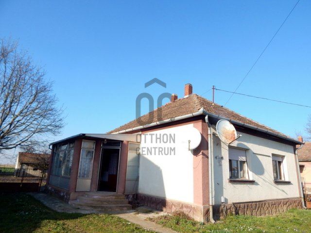 Eladó családi ház, Zalaváron 32.99 M Ft, 2 szobás