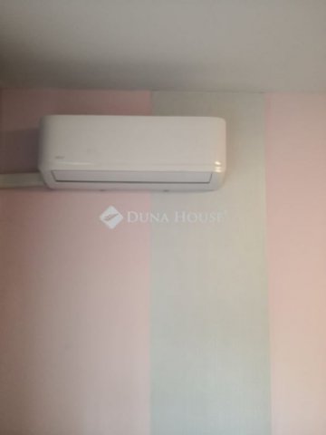 Eladó panellakás, Pécsett 49.2 M Ft, 2 szobás