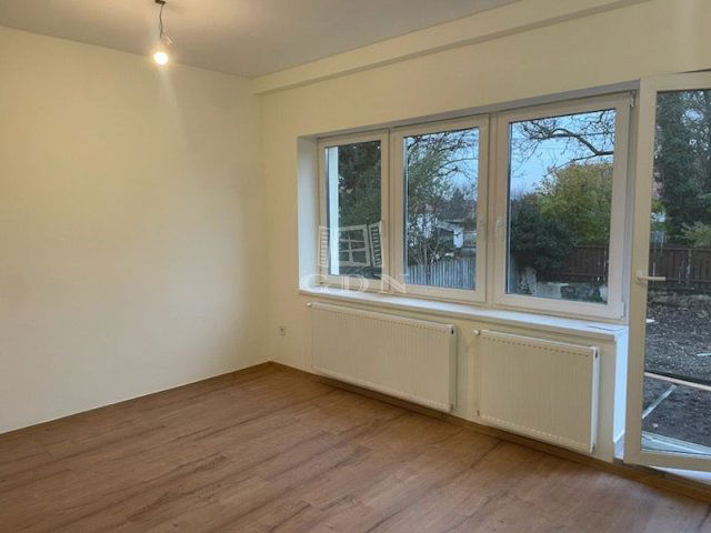 Eladó téglalakás, Százhalombattán 46 M Ft, 1 szobás