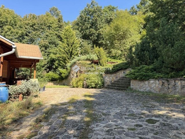 Eladó családi ház, Pilisszentlászlón 179.9 M Ft, 4 szobás