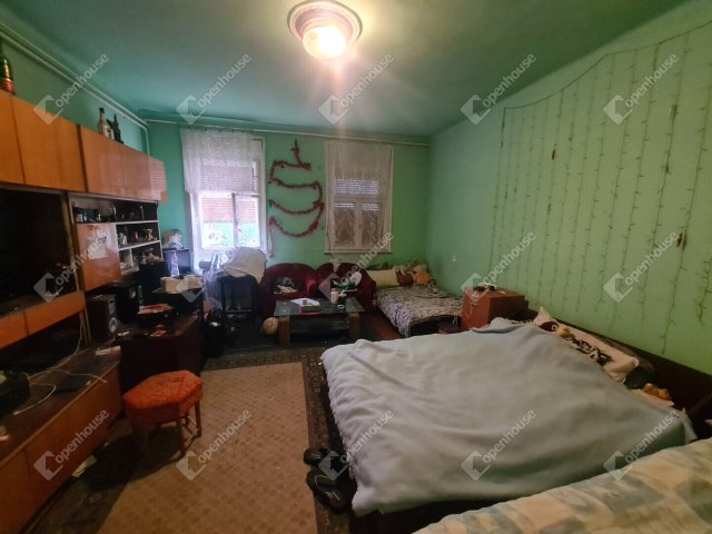 Eladó családi ház, Győrújbaráton 55 M Ft, 3 szobás