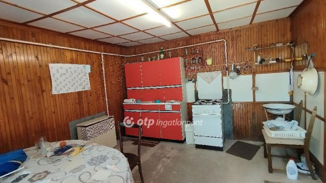 Eladó családi ház, Alattyánban 9.5 M Ft, 2 szobás