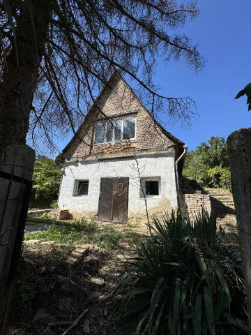 Eladó nyaraló, Pécsett 5.5 M Ft, 2 szobás / költözzbe.hu