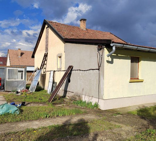 Eladó családi ház, Szentmártonkátán 28 M Ft, 3 szobás