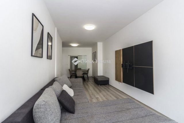 Eladó téglalakás, Szombathelyen 69.8 M Ft, 3 szobás