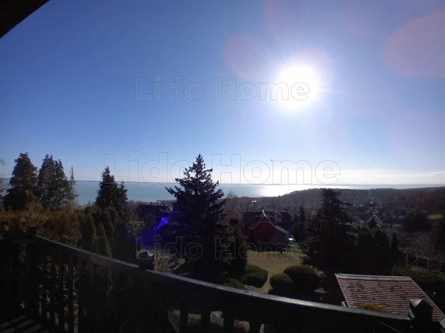 Eladó családi ház, Balatonalmádiban 177 M Ft