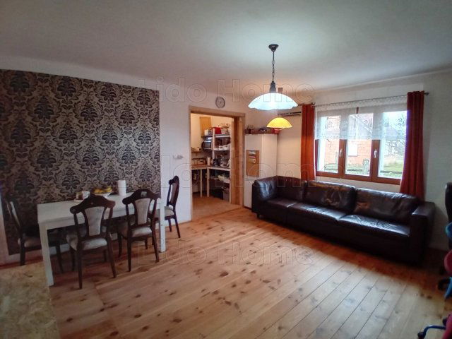 Eladó családi ház, Győrszemerén 26 M Ft, 9 szobás