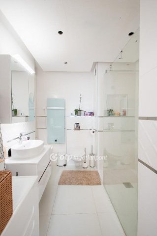 Eladó téglalakás, Balatonkenesén 122.5 M Ft, 3 szobás